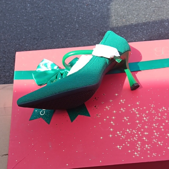 Green Women's Shoes - Picture 3 of 3